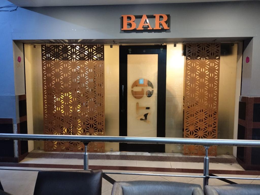 At 9 Restaurant