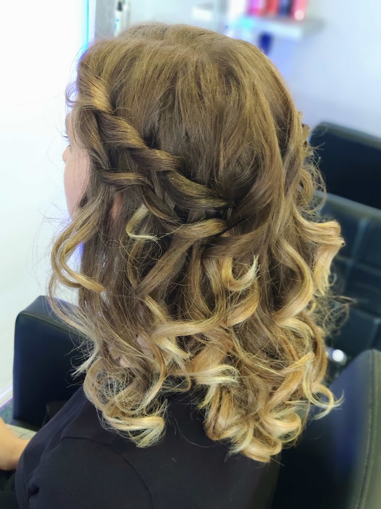 LUIS MIGUEL PAVIA & LORENA MORA ESTILISTAS - Peluqueria - Barberia en Alicante - San Vicente del Raspeig — Peinado