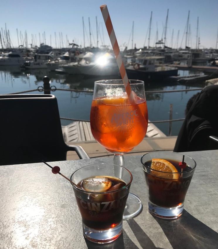 Restaurante Club Nautico Cambrils CNCB — Comida y bebida