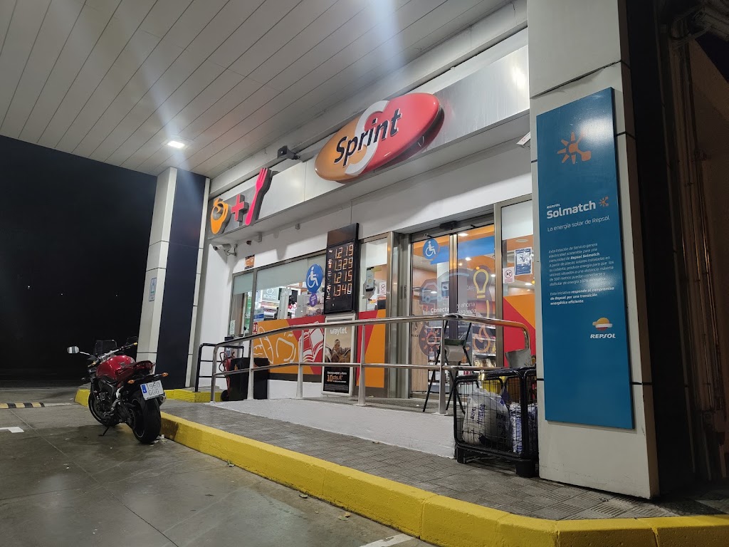 Estacion de Servicio Repsol — Exterior