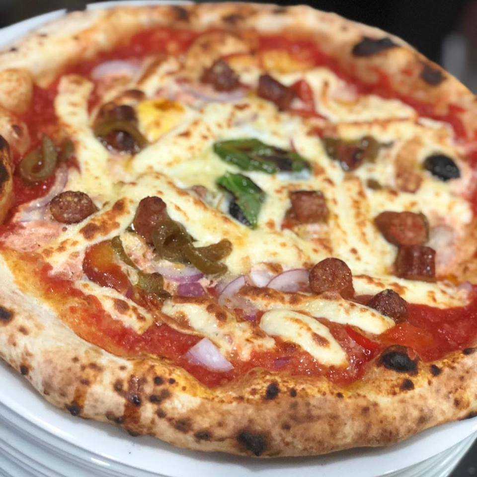Dafilippo Pizzeria — Comida y bebida