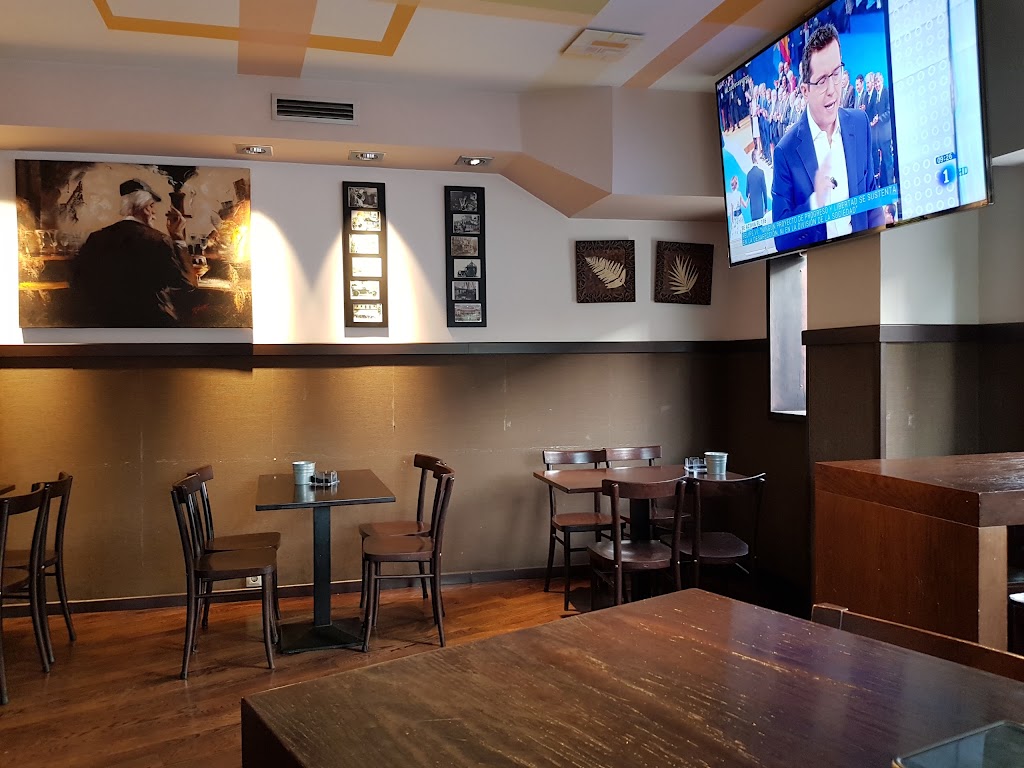 Cafe Bar Lalola — Ambiente