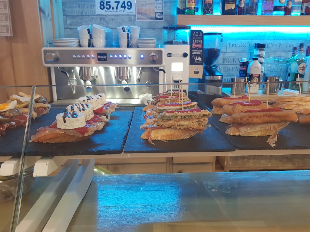 Adarburu Taberna — Ambiente