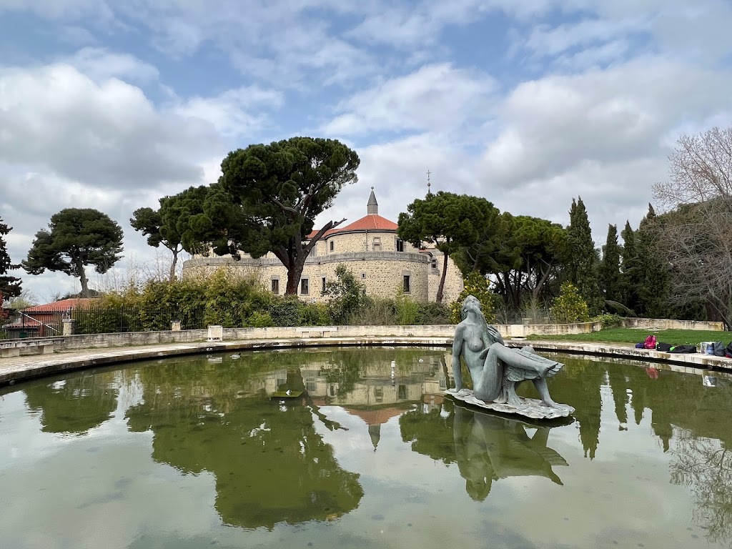 Jardin Historico del castillo de Villaviciosa de Odon