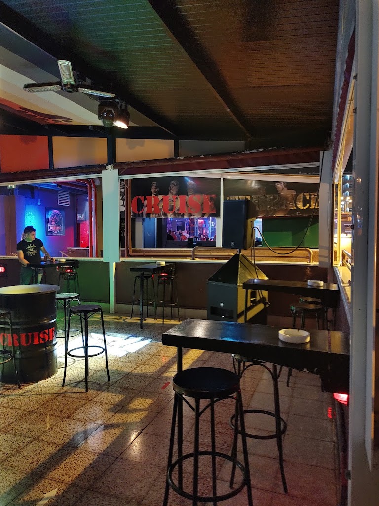 Cruise Bar