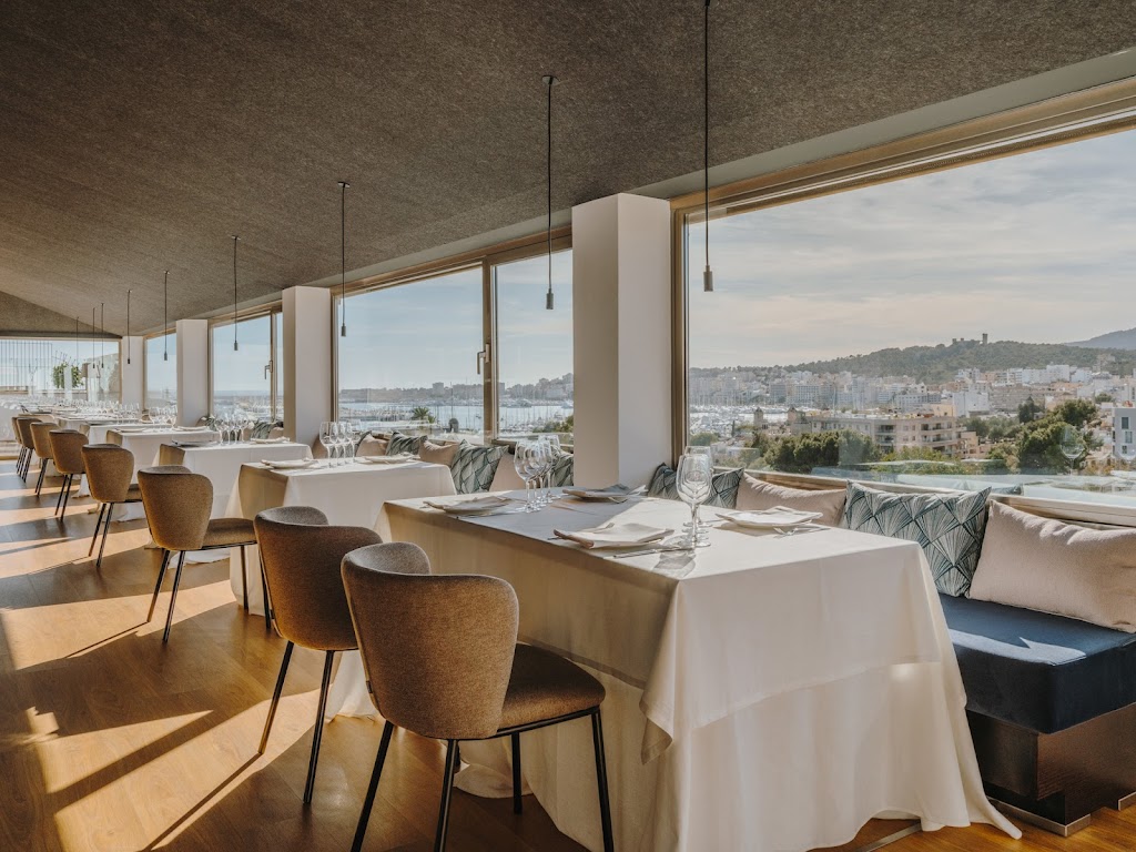 L'Atic Restaurant. Hotel saratoga