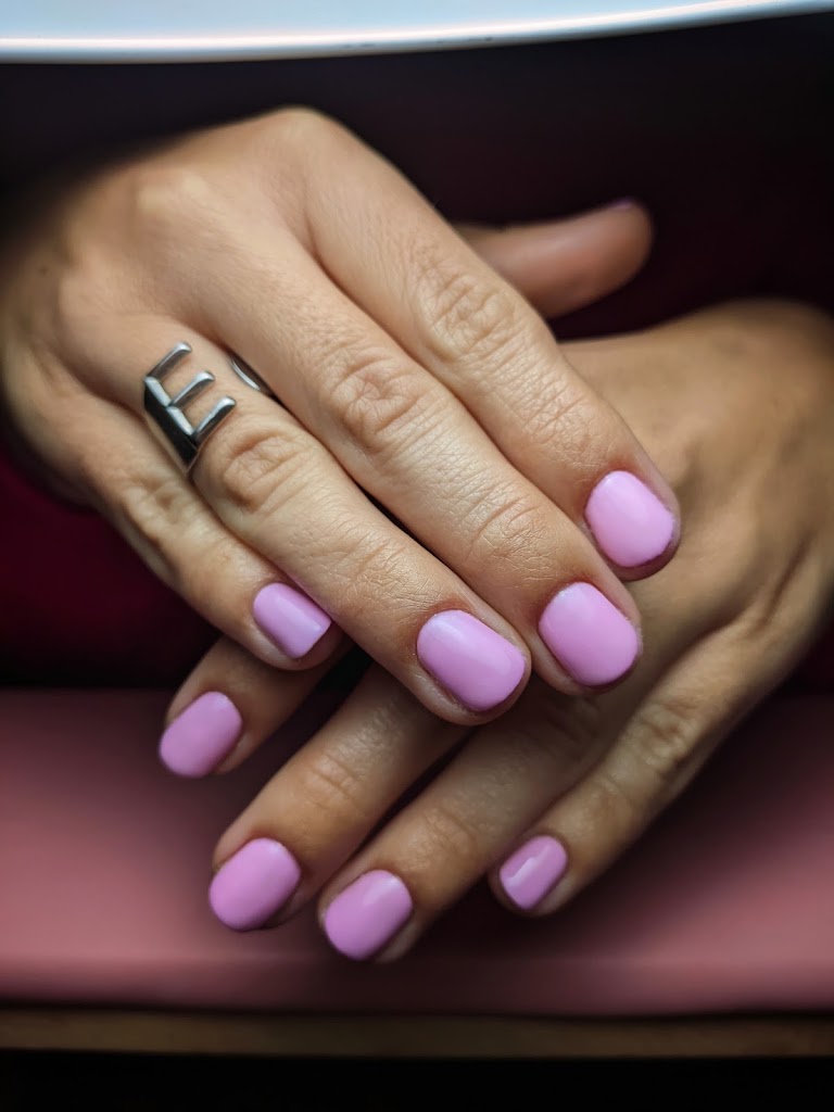 Nazaret Fernandez, Salon de manicura y pedicura — Del propietario