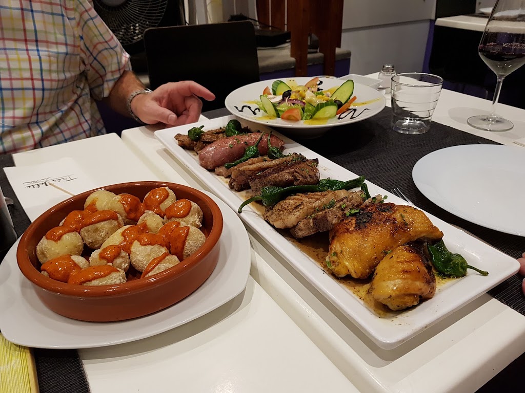 Restaurante Tres Jolie — Comida y bebida
