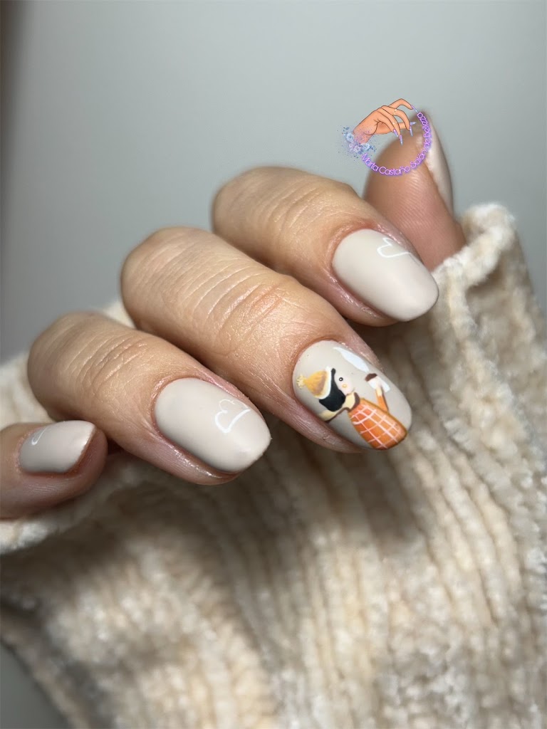 Marta Castano Salon De Belleza — Manicura