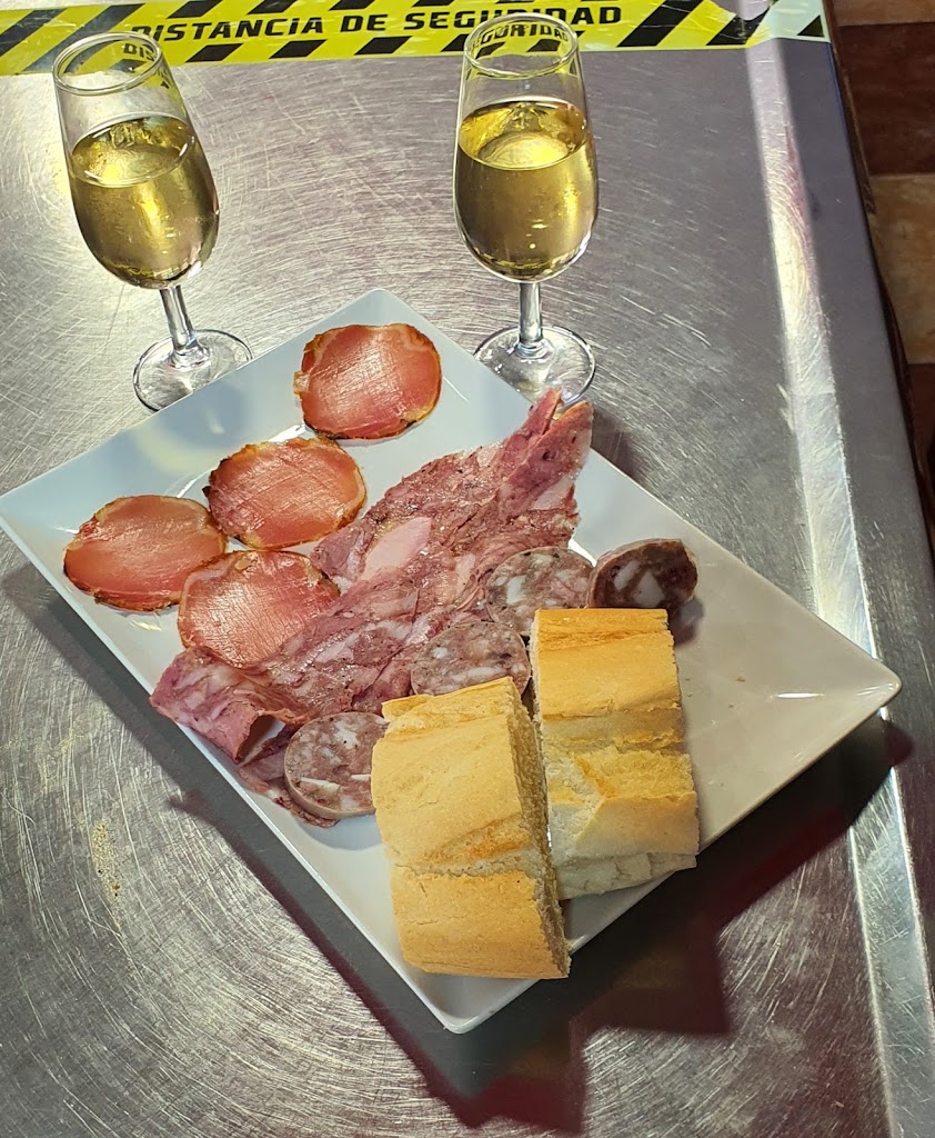 Restaurante Casa Cristobal — Comida y bebida