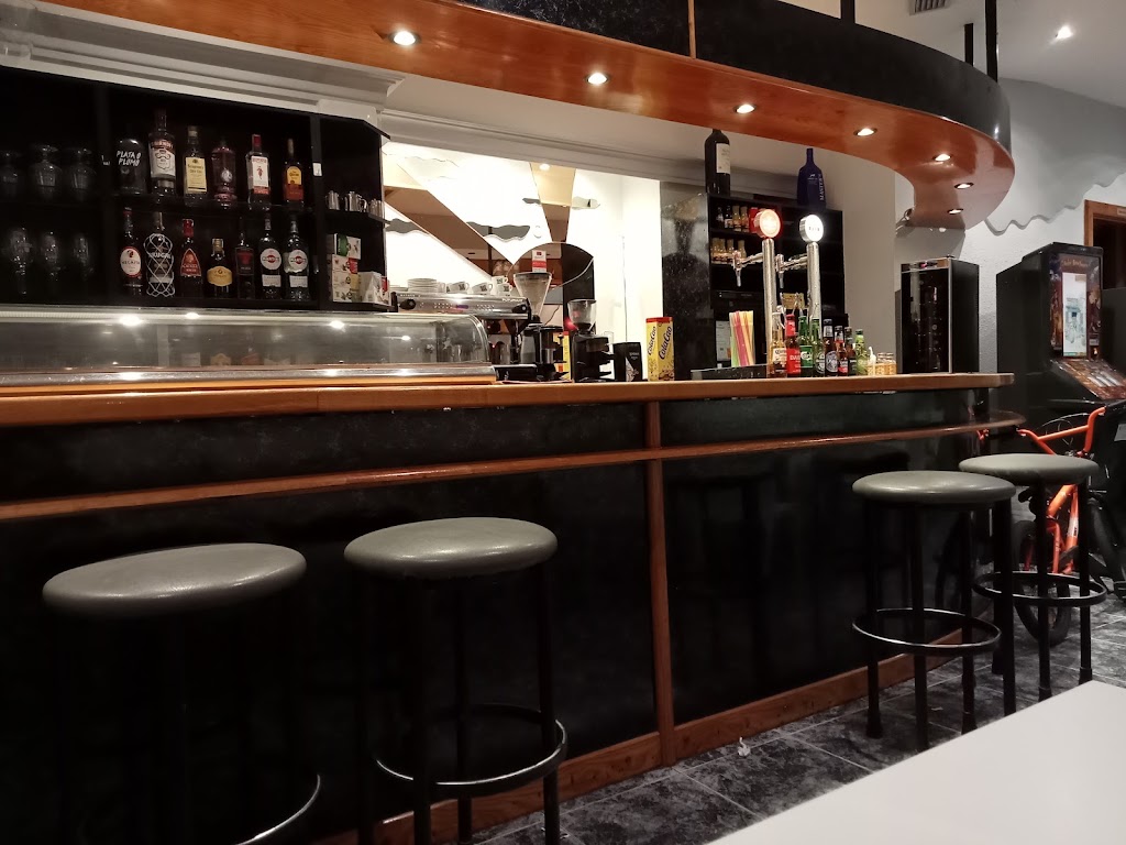 Cafe Bar Avila 2 — Ambiente
