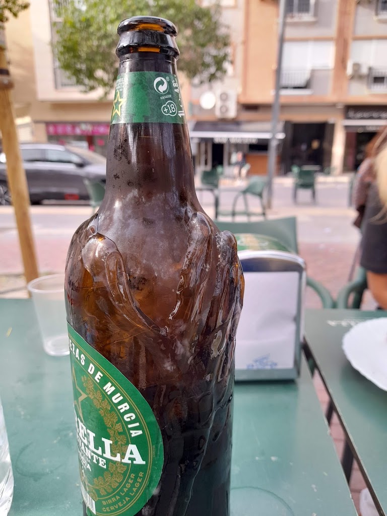 Bar Maceda — Comida y bebida