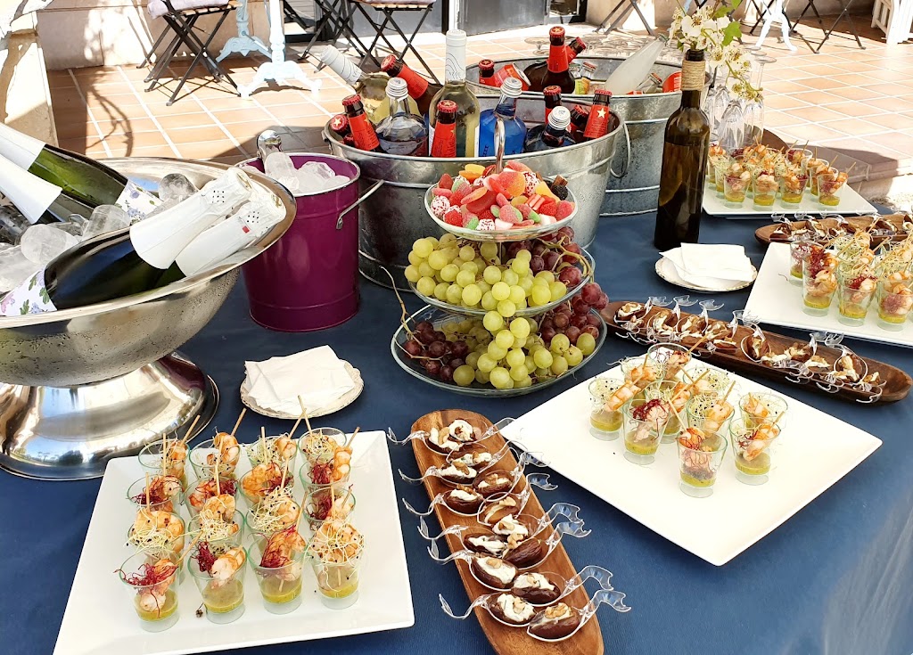 AROMES GASTROBAR — Smorgasbord