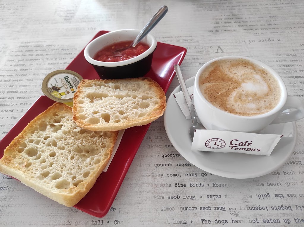 Cafe Tempus — Comida y bebida