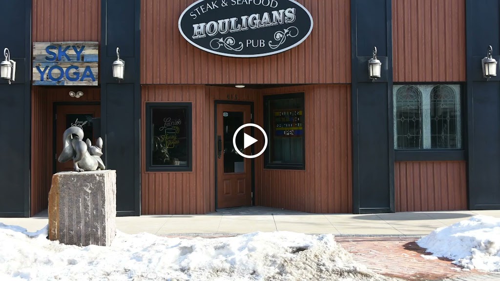  Houligans Steak & Seafood Pub
