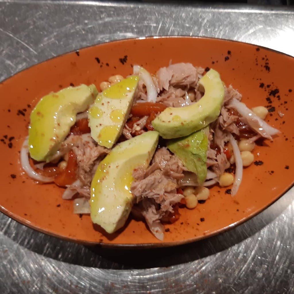 MESON RAMIRO — Comida y bebida