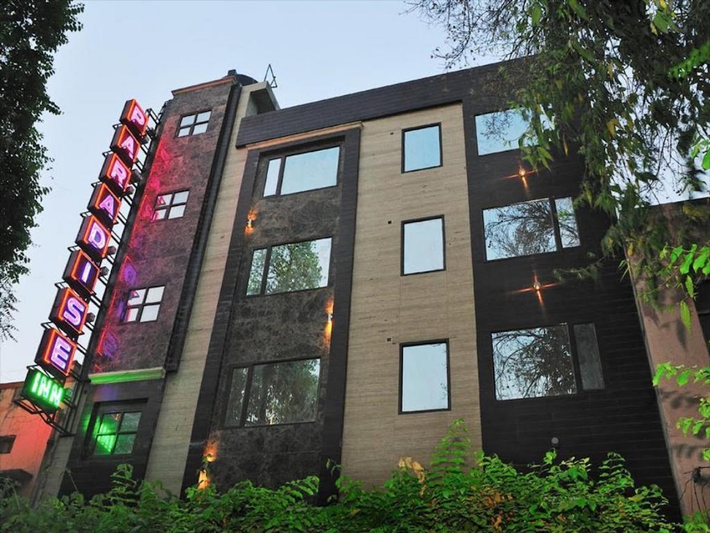Hotel Paradise Inn