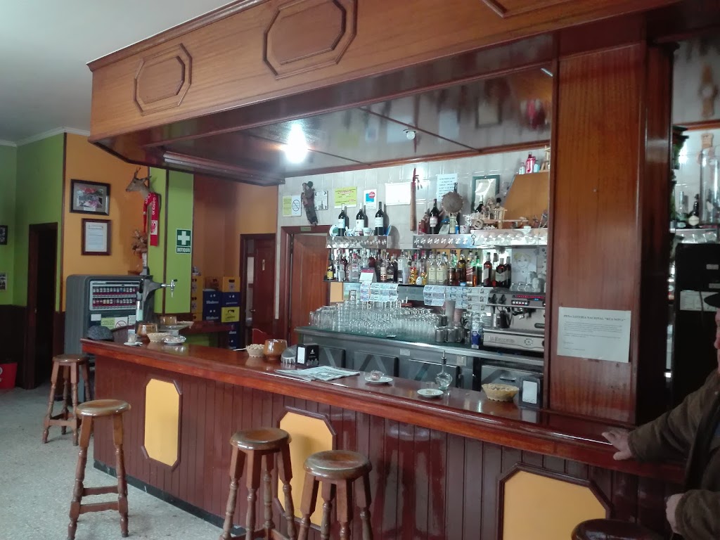 Cafe Bar Ruanova — Ambiente
