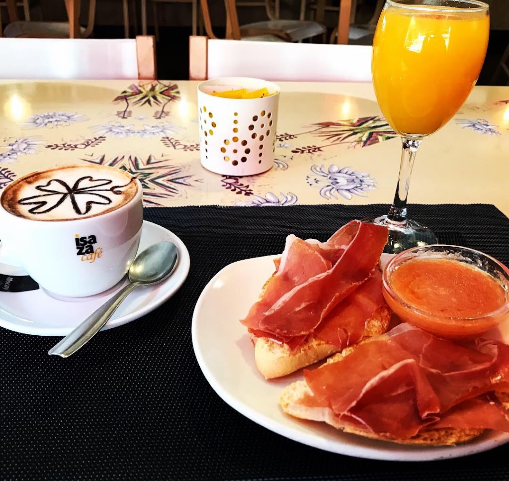 El Ayuntamiento Restaurante-Cafeteria — Zumo