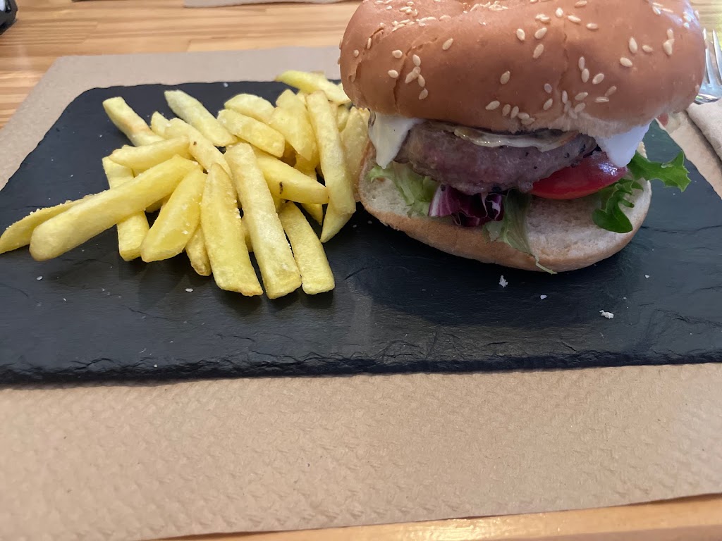 Cafeteria Trattoria Cosa Nostra — Comida y bebida