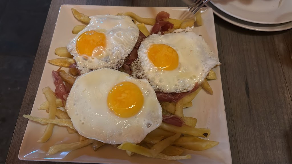Bar Restaurante Ole Veinti3 — Comida y bebida