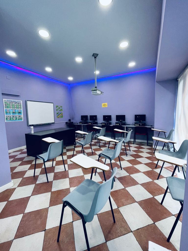 Autoescuela Bahia-Santander-Cisneros — Del propietario
