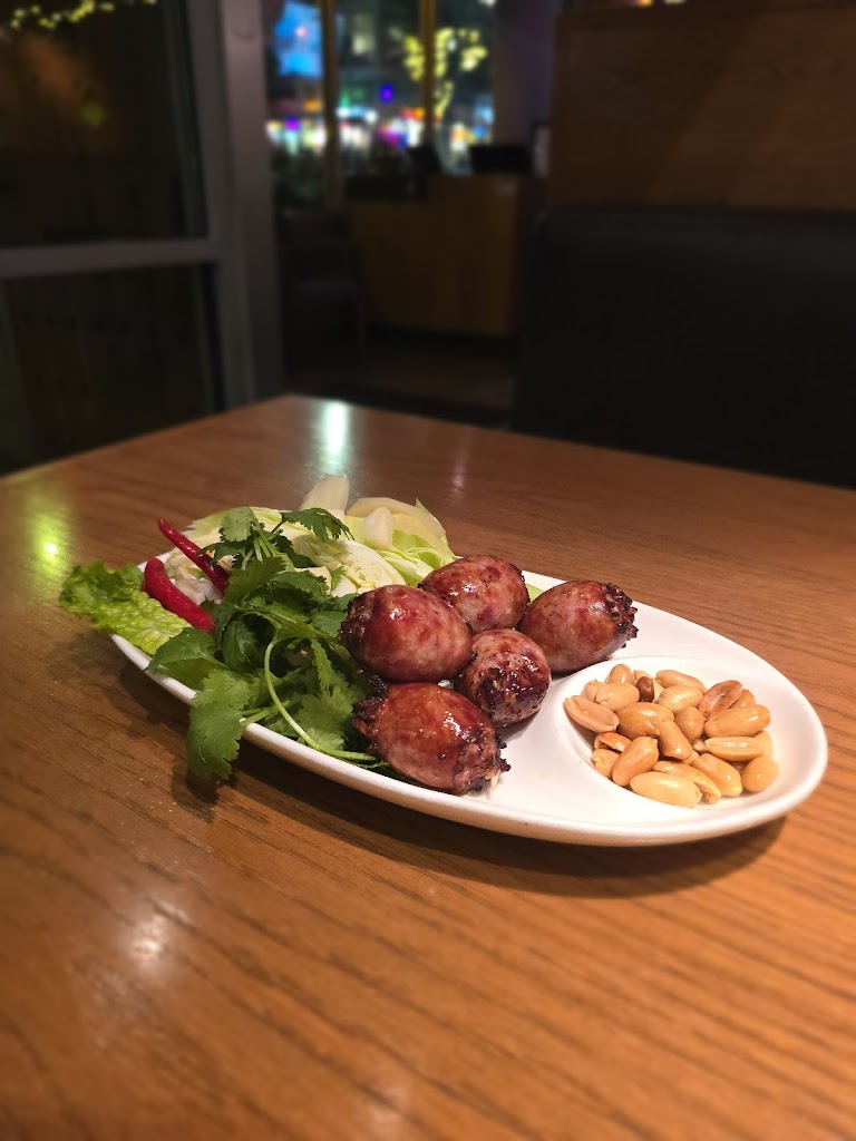 Bai Tong Thai Street Cafe