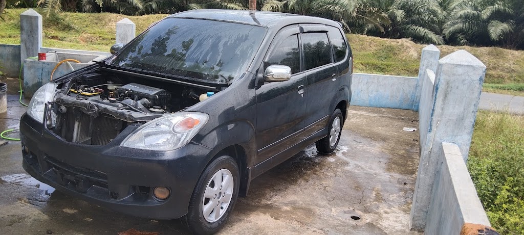 Bengkel cat mobil Pak Anas