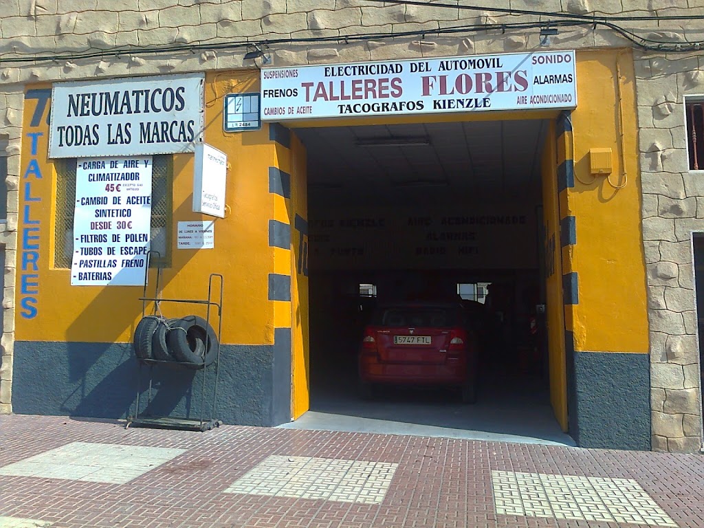 Talleres Flores — Exterior