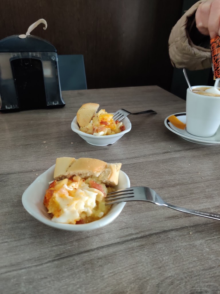 Cafe Bar El Penalti — Comida y bebida