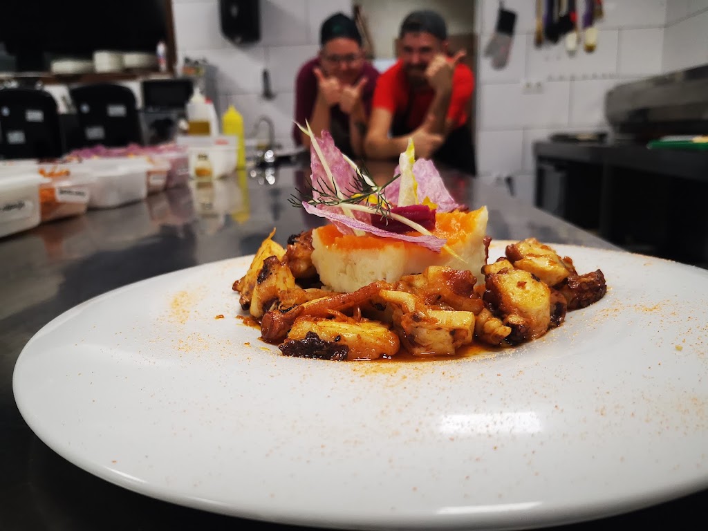 Restaurante Casa Marcos — Comida y bebida