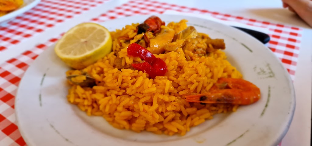 Meson Casa Ludena — Comida y bebida