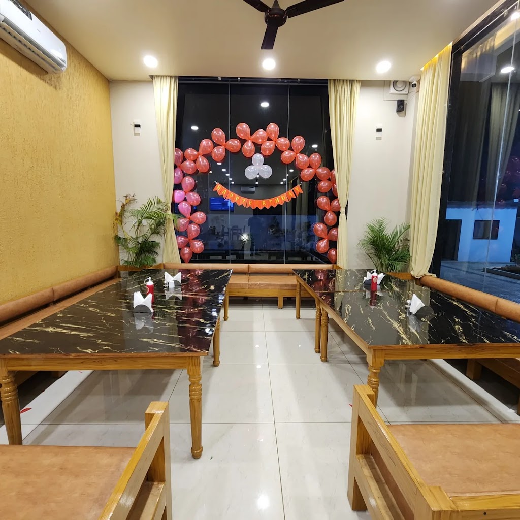 The Farmer S Kitchen And Lawn