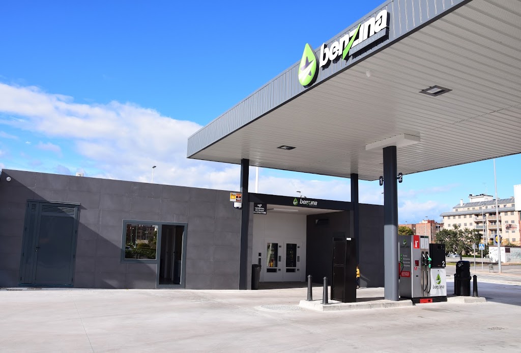 Benzina Carburantes Port Sagunt — Exterior