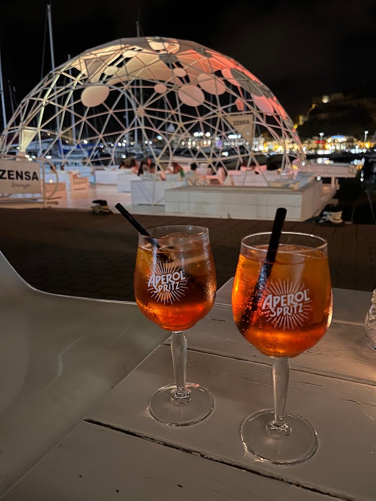 Zensa Lounge — Comida y bebida