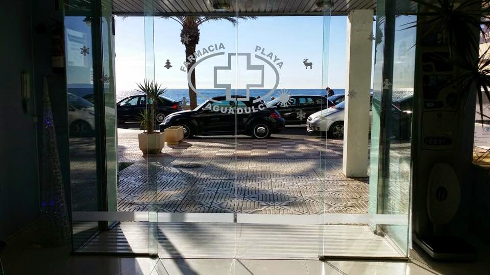Farmacia Playa Aguadulce. Lda. Ma TERESA MARTINEZ ALIAGA — Del propietario