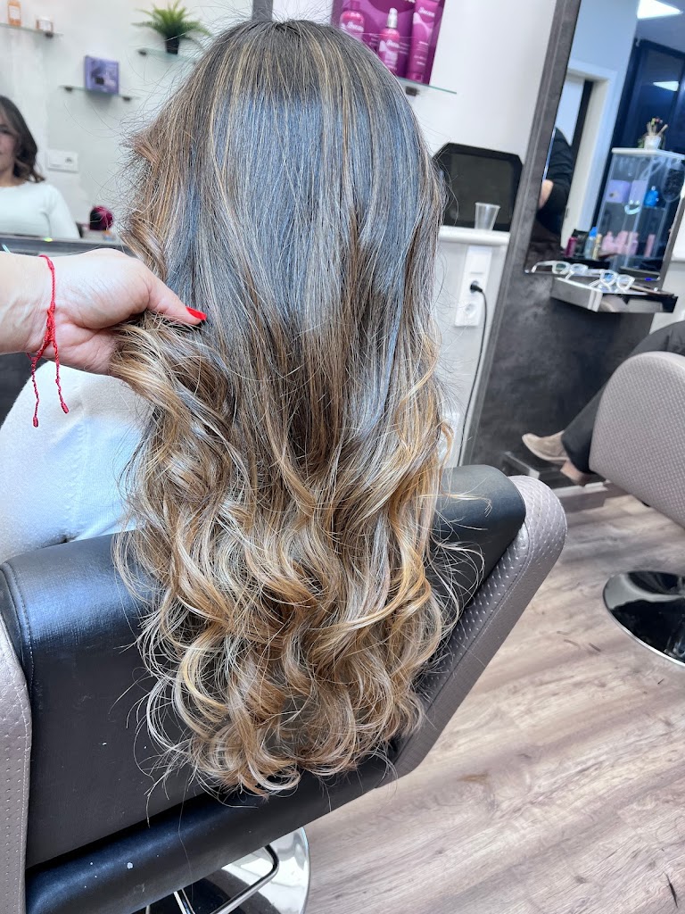 Peluqueria - Estetica Mes que bellesa Castelldefels. Alisados Keratina, presoterapia y laser.