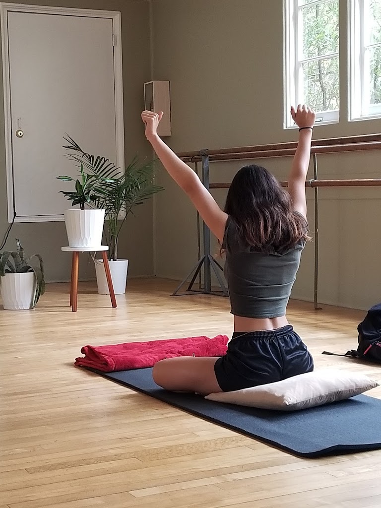  Cosmic Flow Yoga