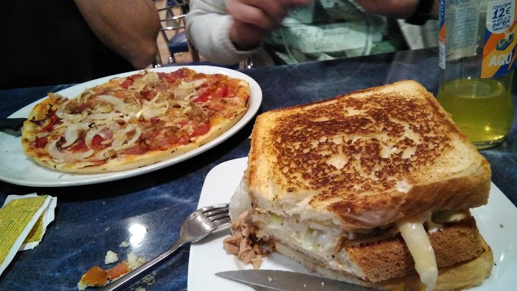 Pizzeria Venecia — Pizza