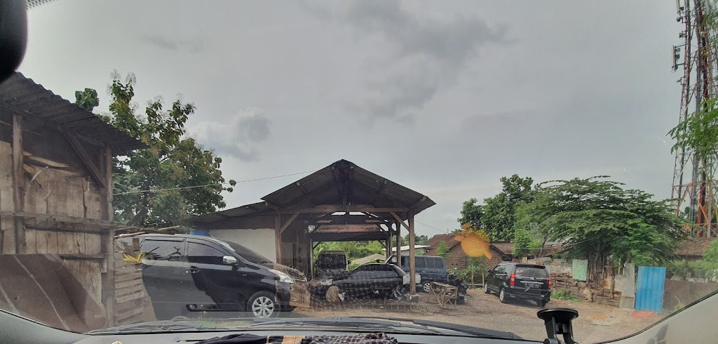 SK Motor Pandaan (Bengkel Cat dan Servis Mobil)