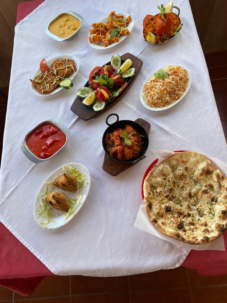 Nahar Mahal Indian Restaurant — Comida y bebida