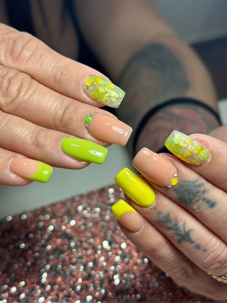 Lara Gonzalez — Manicura