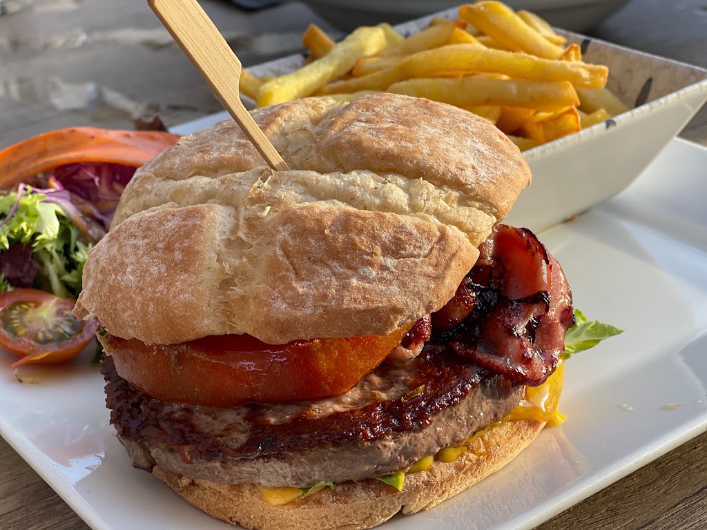 Cafe Bar La Cupula — Comida y bebida