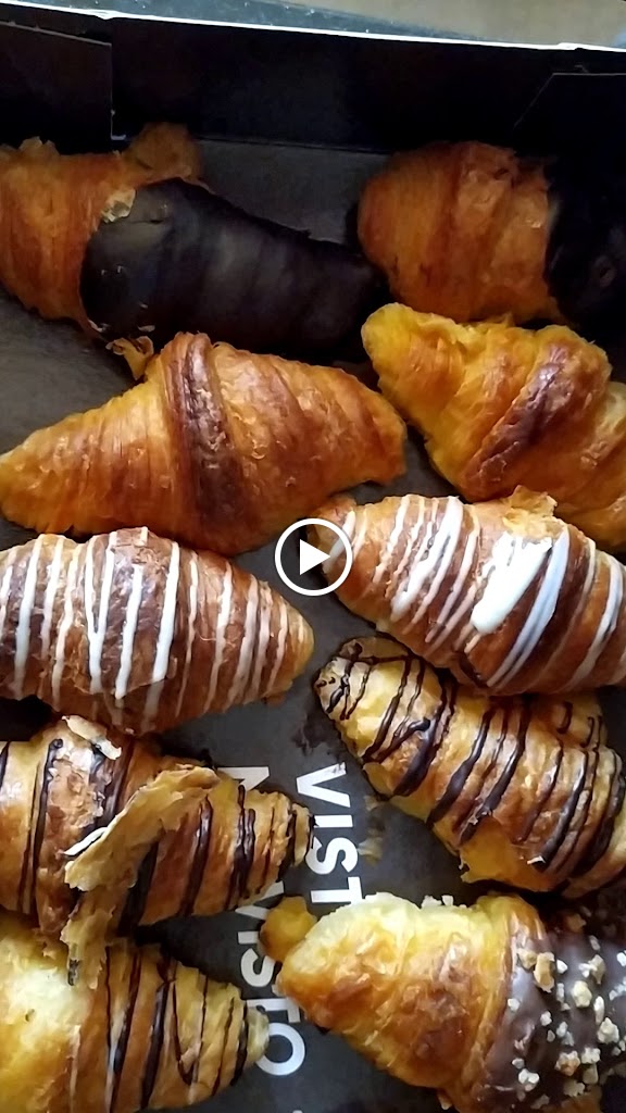 Pasteleria Artesanal Manolo. C. C. El Ventanal de la Sierra, Colmenar Viejo — Videos