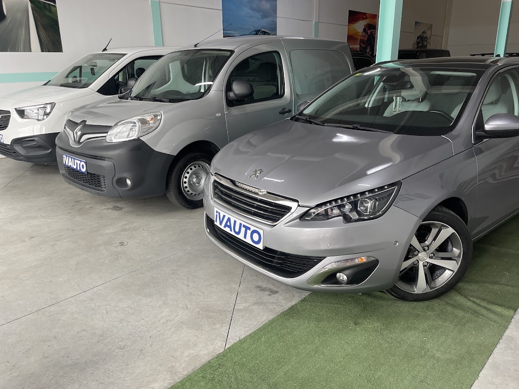 Iv auto — Interior