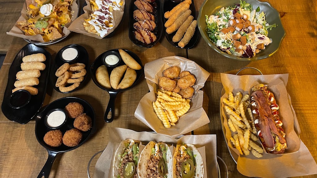 Urban Burguer & Brasas — Comida y bebida