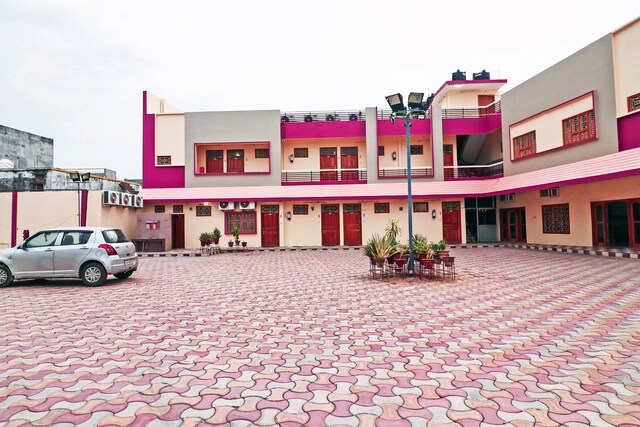 Super Oyo Flagship 15267 Chaitdeep Palace