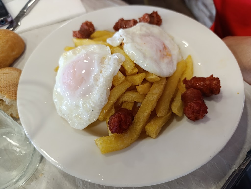Restaurante La Asturiana — Comida y bebida