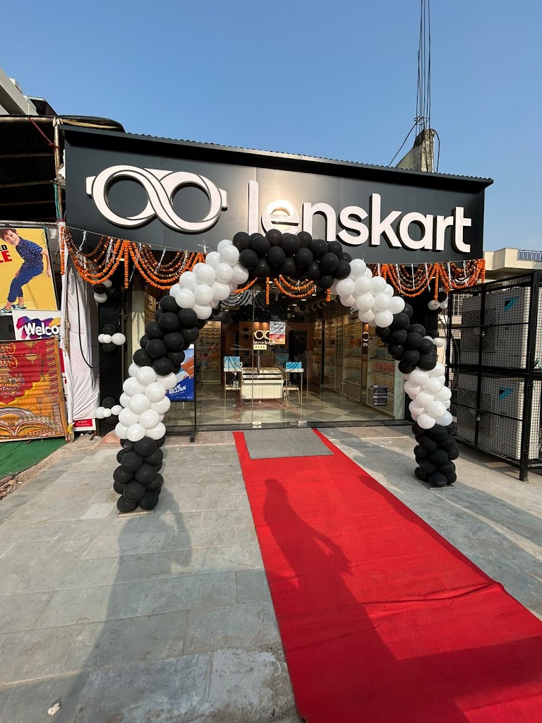 Lenskart Com At Station Main Road Bhimganjmandi Kota