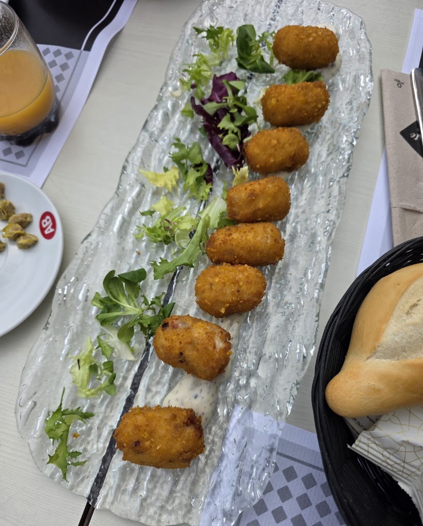 Restaurante Avante — Comida y bebida